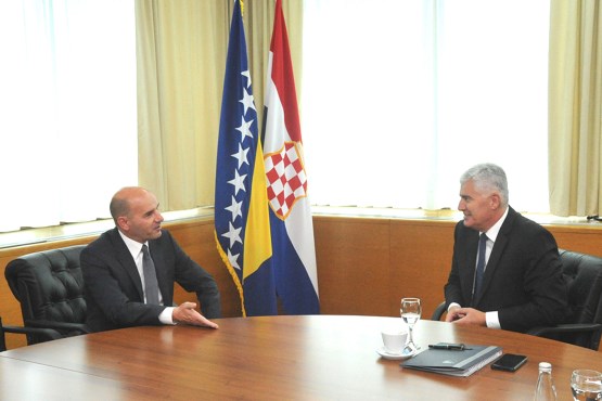 Zamjenik predsjedavajućeg Doma naroda Parlamentarne skupštine BiH dr. Dragan Čović sastao se s ambasadorom Republike Srbije u Bosni i Hercegovini